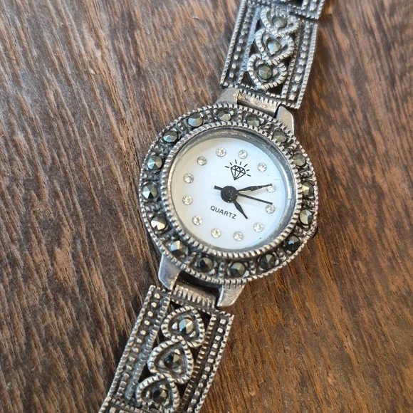 Vintage 925 Marcasite Heart Detail Chain Link Round Face Watch New Battery - Picture 7 of 12